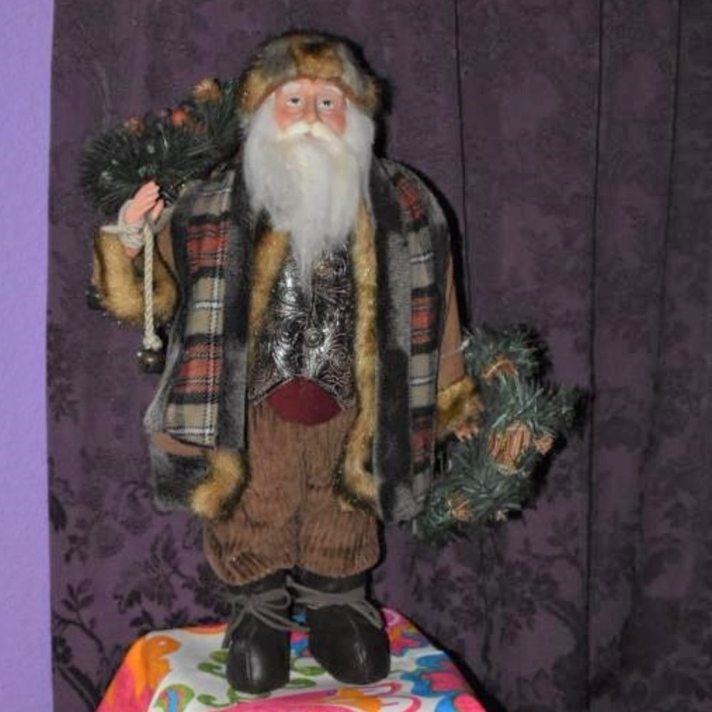 Large Old Fashioned St. Nick Santa Claus Figure Doll Decoration High Quality